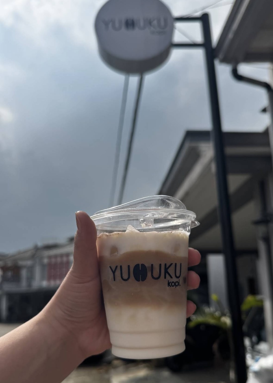 Espresso susu dingin khas Yuhuku Kopi