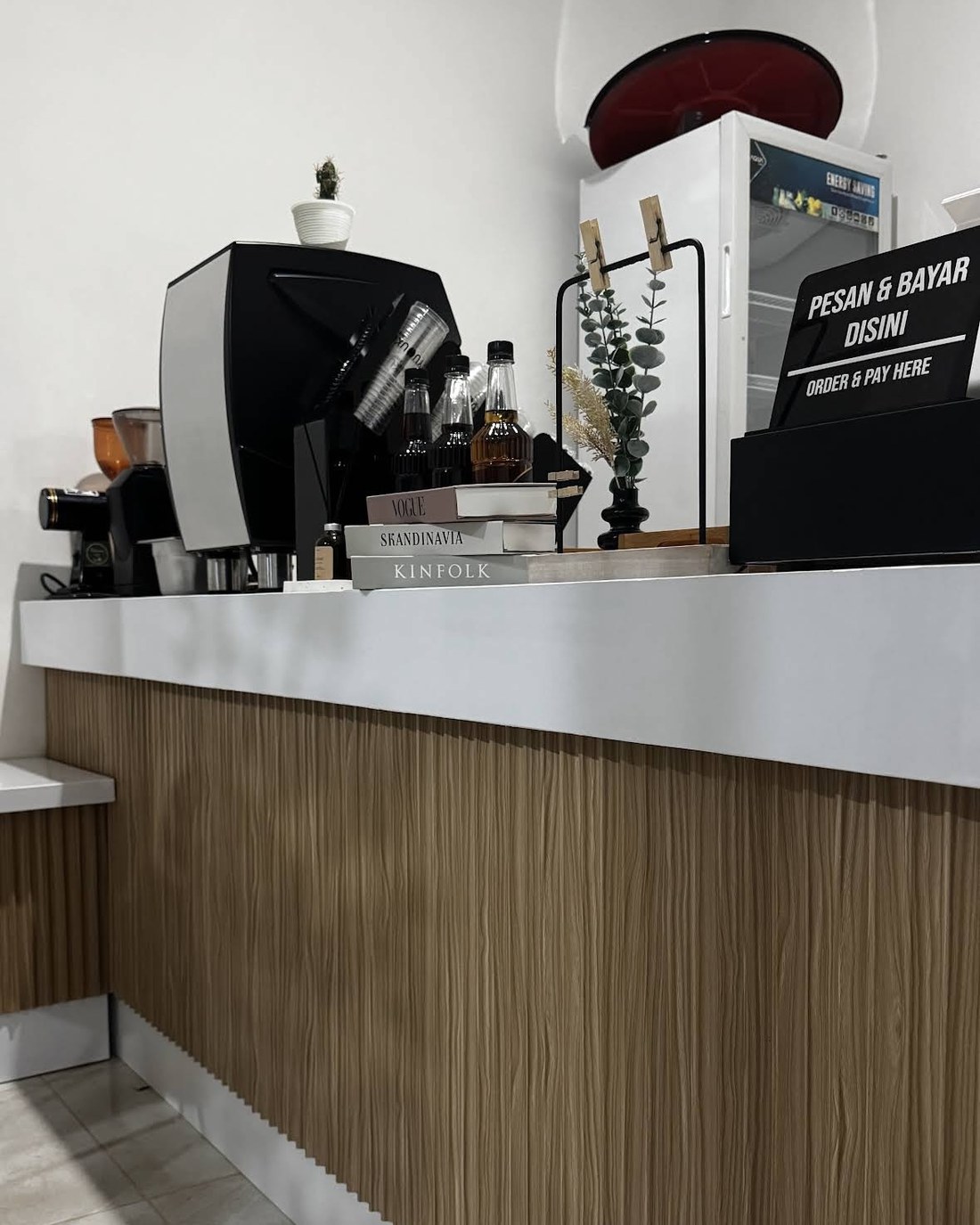 Sudut kedai Yuhuku Kopi